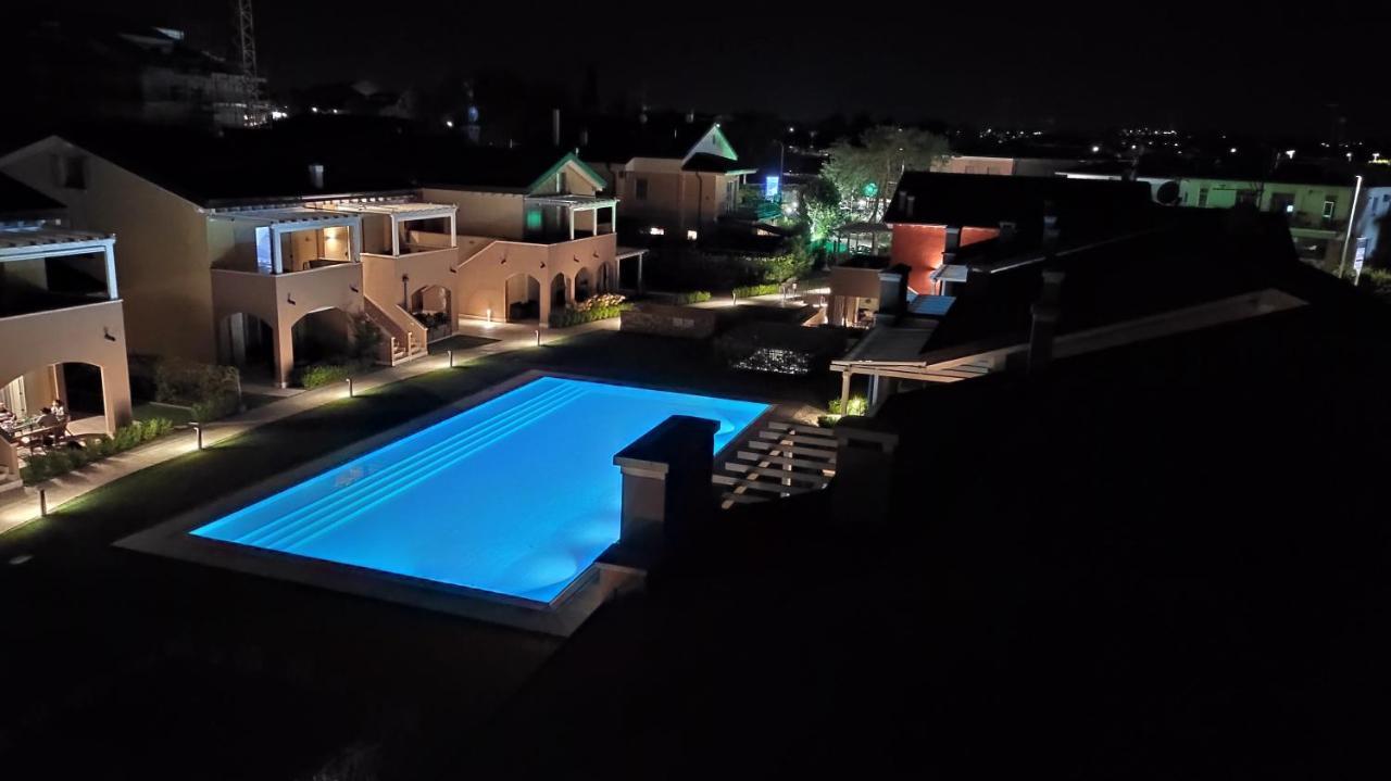 Vanilla Apartment Peschiera del Garda Bagian luar foto